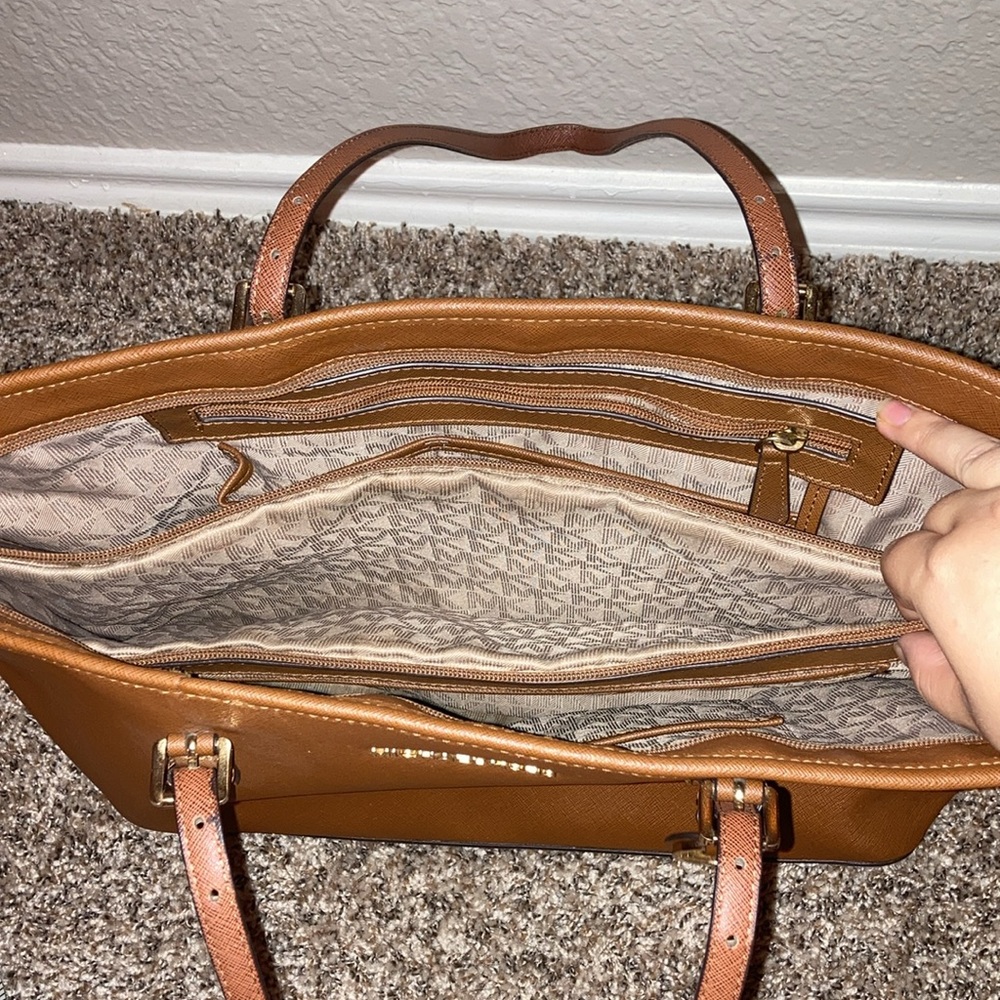 Michael kors tote - Picture 2 of 6